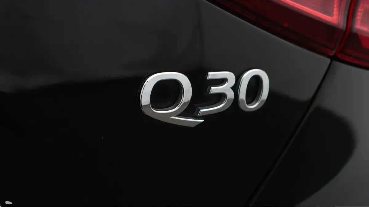 2017-infiniti-q30-15d-business-executive-dct-big-20