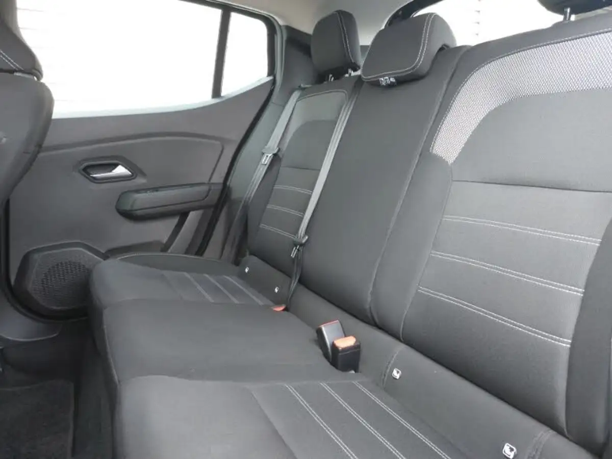 2023-dacia-sandero-10-tce-comfort-90bhp-big-5
