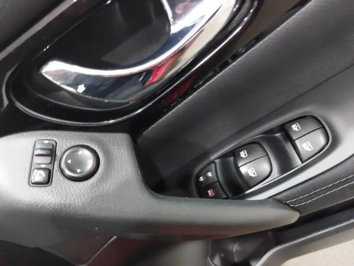 2017-nissan-qashqai-15dci-acenta-big-13