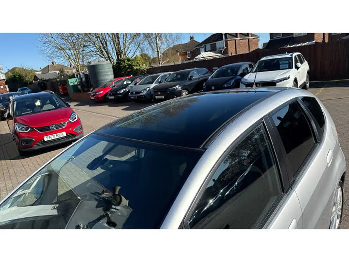2014-honda-jazz-14-ex-big-16