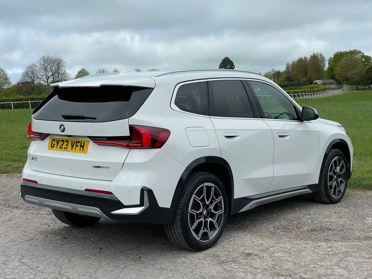 2023-bmw-x1-20td-sdrive18d-xline-big-21