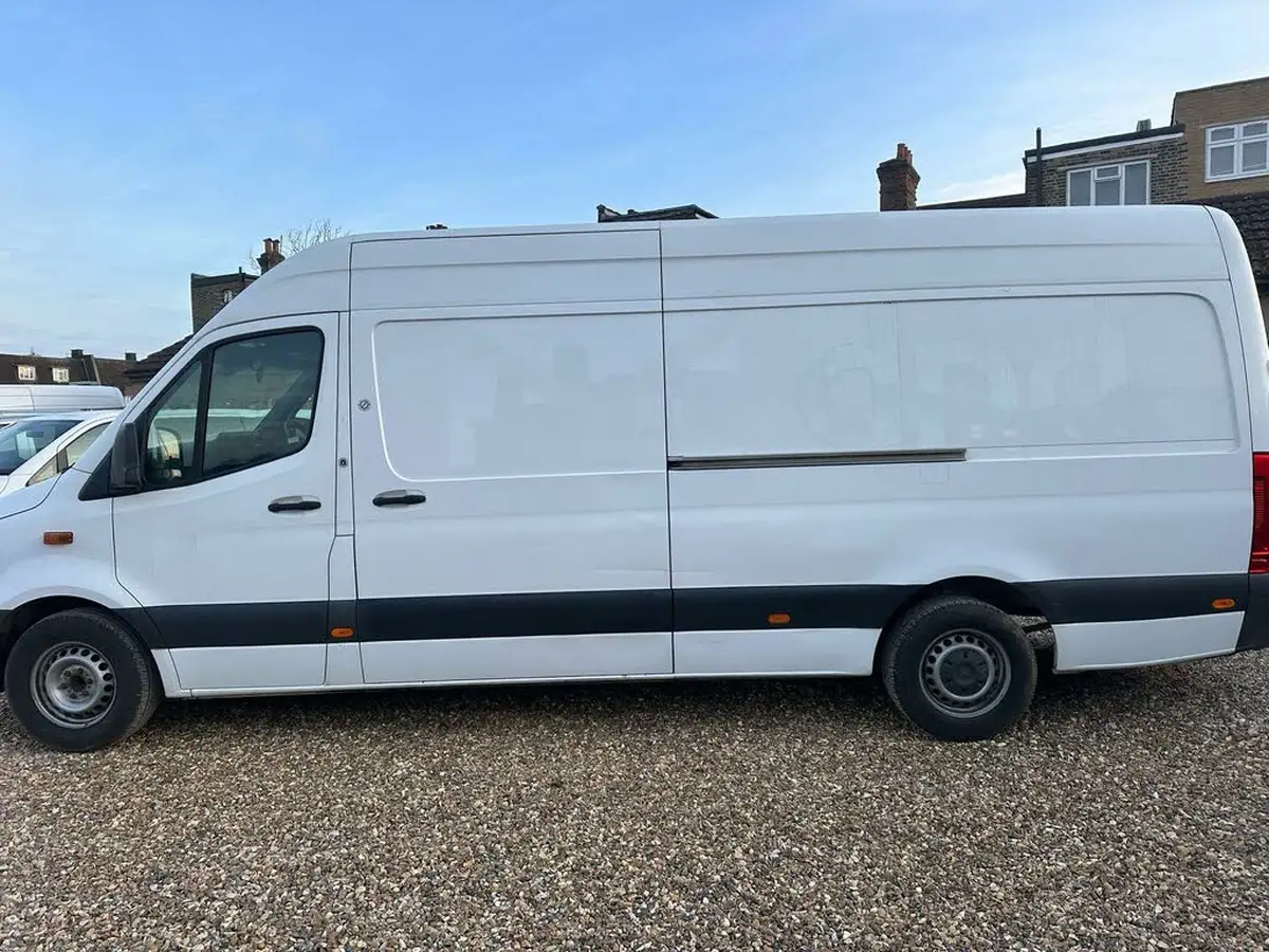 2018-mercedes-benz-sprinter-21cdi-311-l2h1-panel-van-rwd-eco-gear-360-big-13