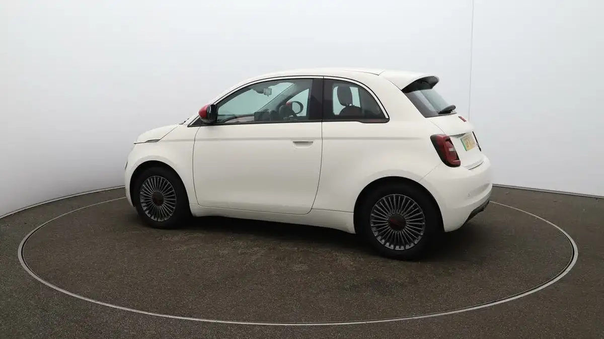 2021-fiat-500-e-red-117bhp-big-38