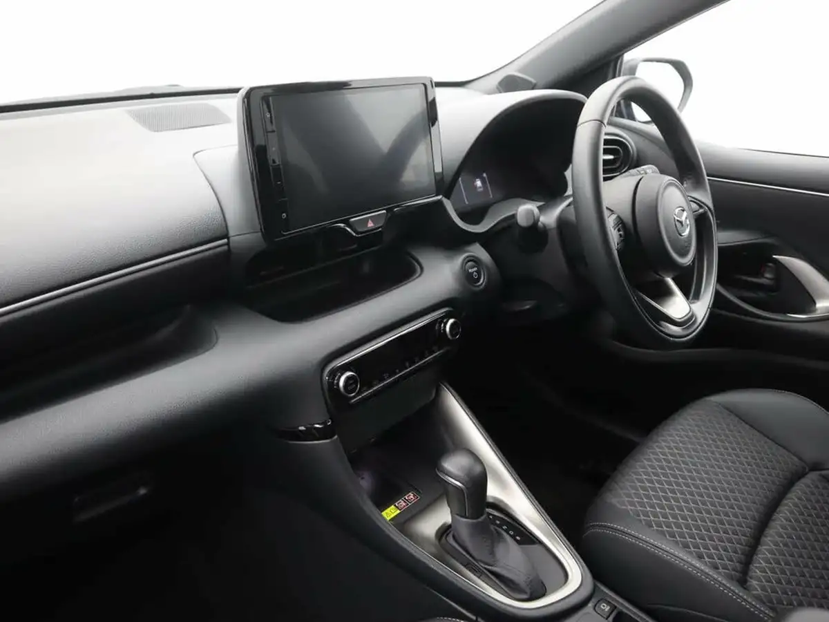 2024-mazda-mazda2-15-homura-big-8
