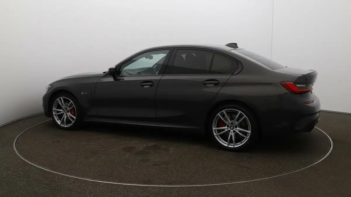 2022-bmw-3-series-20-330e-m-sport-pro-edition-saloon-4d-big-39
