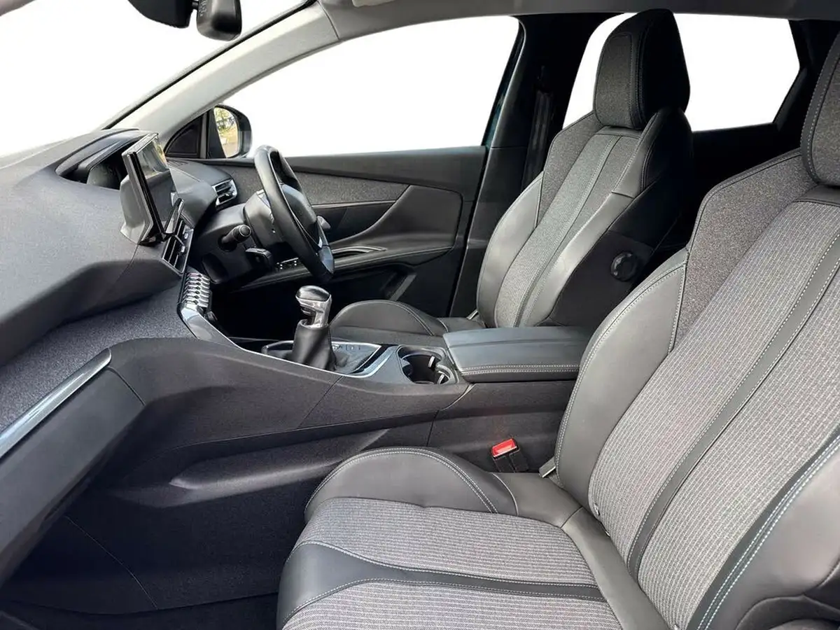2021-peugeot-3008-suv-12-puretech-allure-premium-big-9