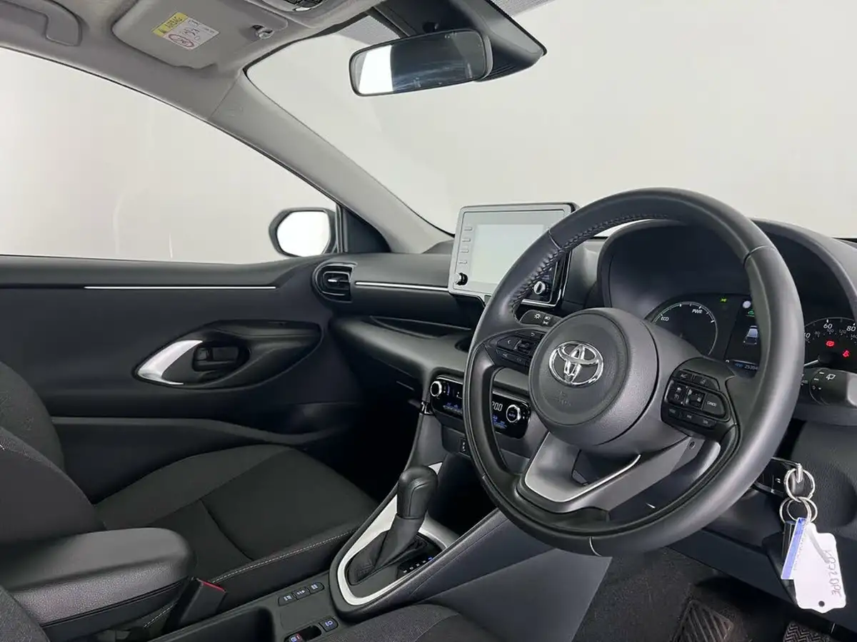 2022-toyota-yaris-15-vvt-i-icon-big-10