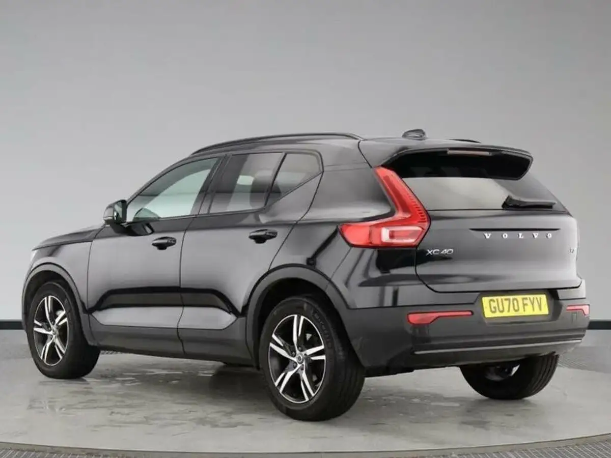2020-volvo-xc40-15-t3-r-design-geartronic-big-2