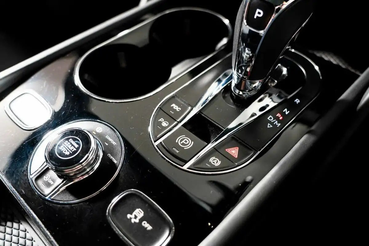 2019-bentley-bentayga-40-v8-big-32
