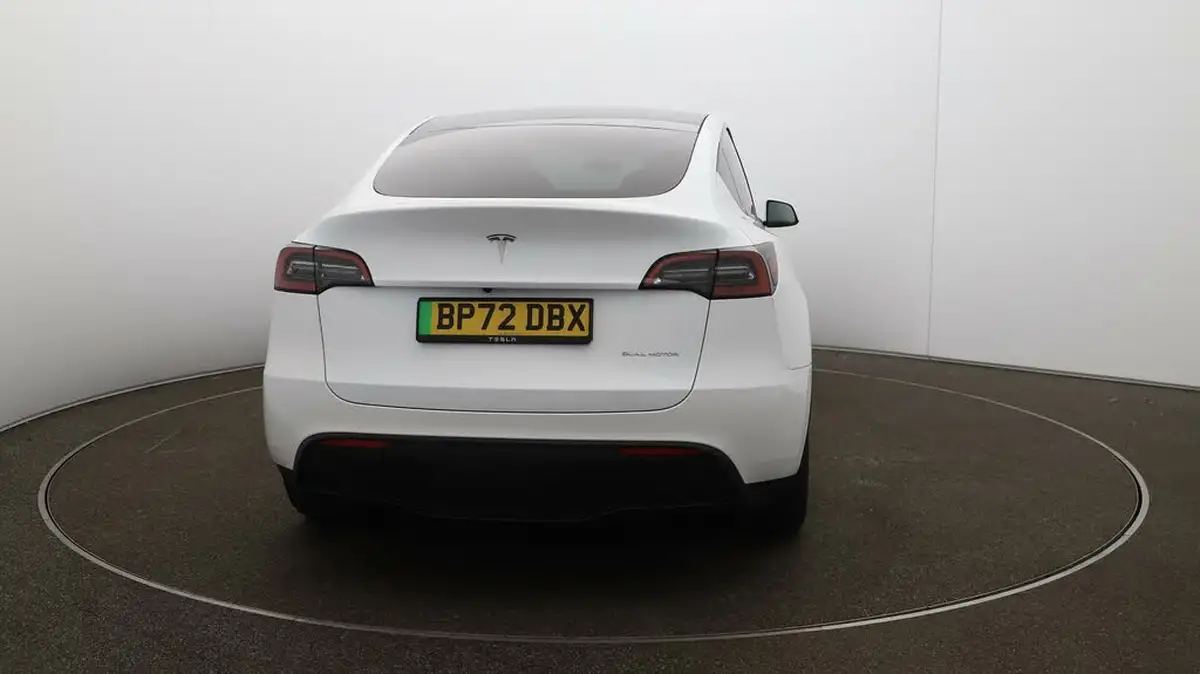 2023-tesla-model-y-e-long-range-big-6