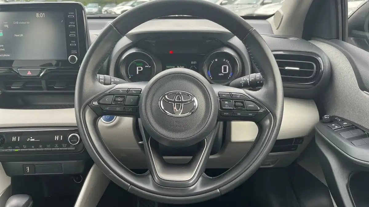 2022-toyota-yaris-15-vvt-i-excel-big-7