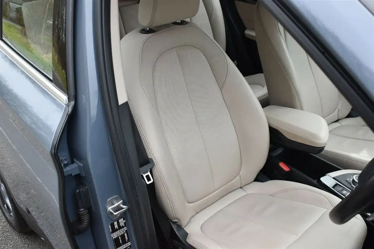 2021-bmw-x1-20-sdrive20i-xline-big-11