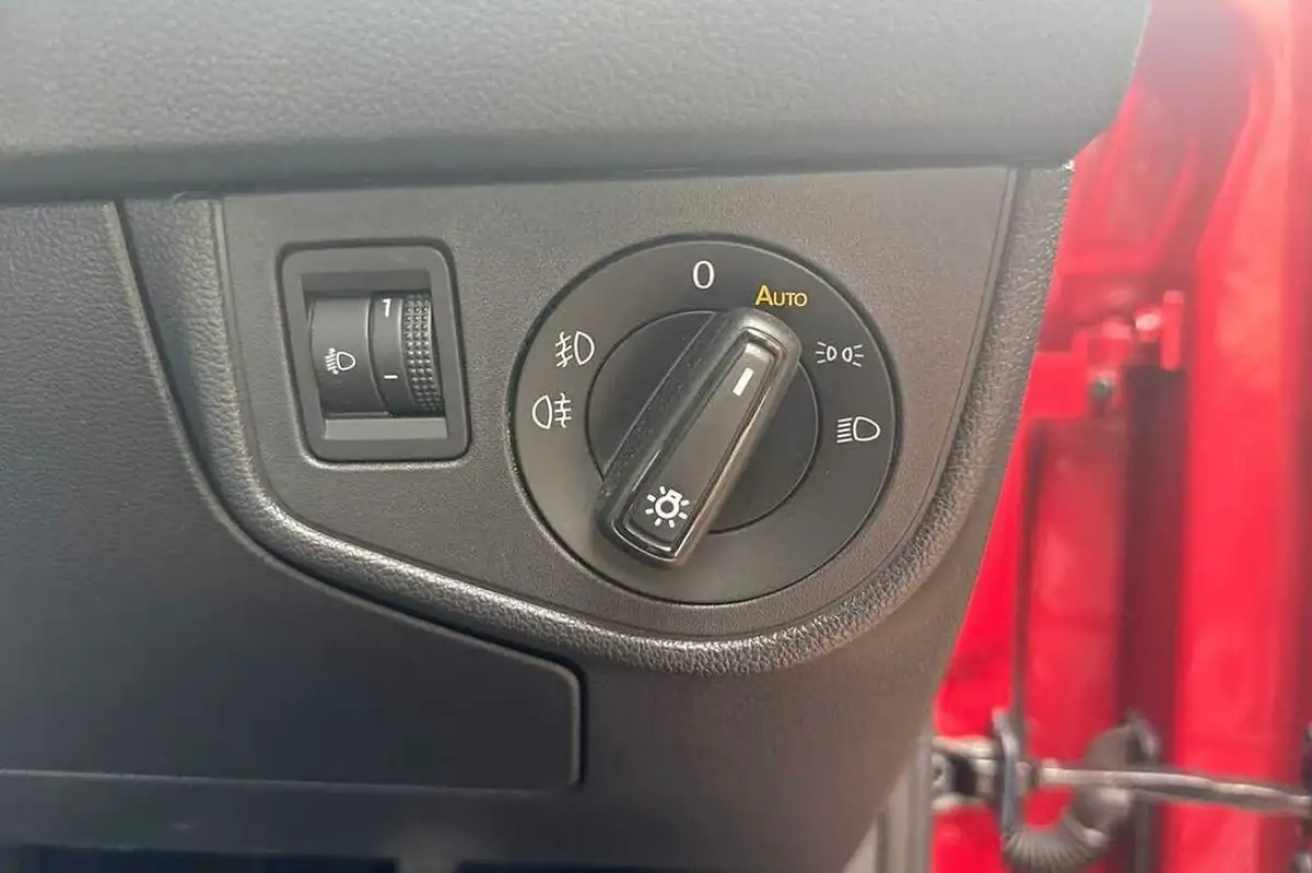 2023-volkswagen-polo-10-tsi-r-line-95ps-big-24