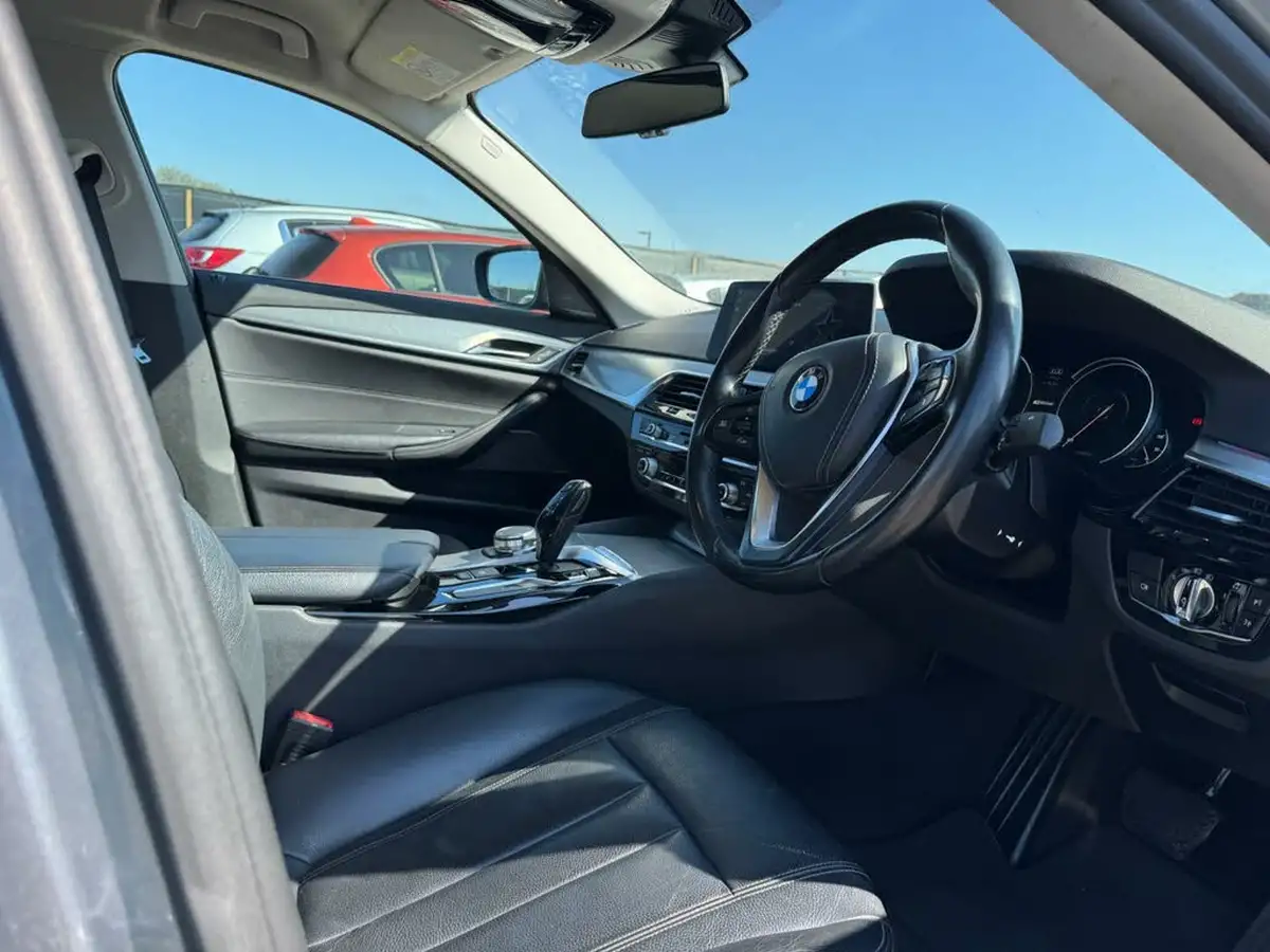2017-bmw-5-series-20-530e-se-iperformance-big-30