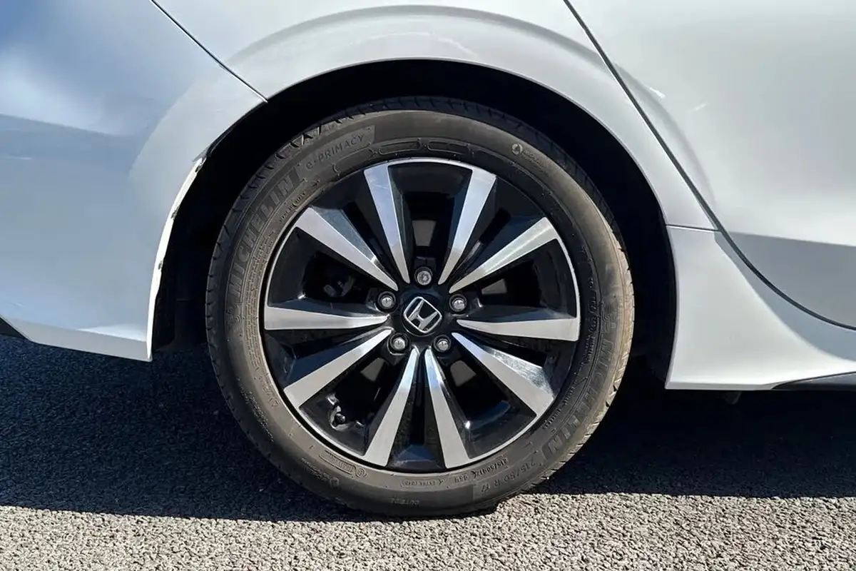 2022-honda-civic-20-i-mmd-elegance-big-11