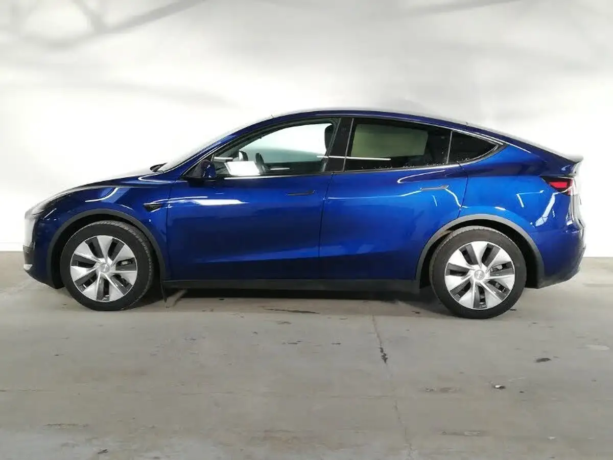 2023-tesla-model-y-e-rwd-big-3