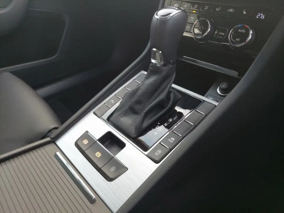 2023-skoda-superb-15-tsi-se-technology-hatchback-dsg-big-18