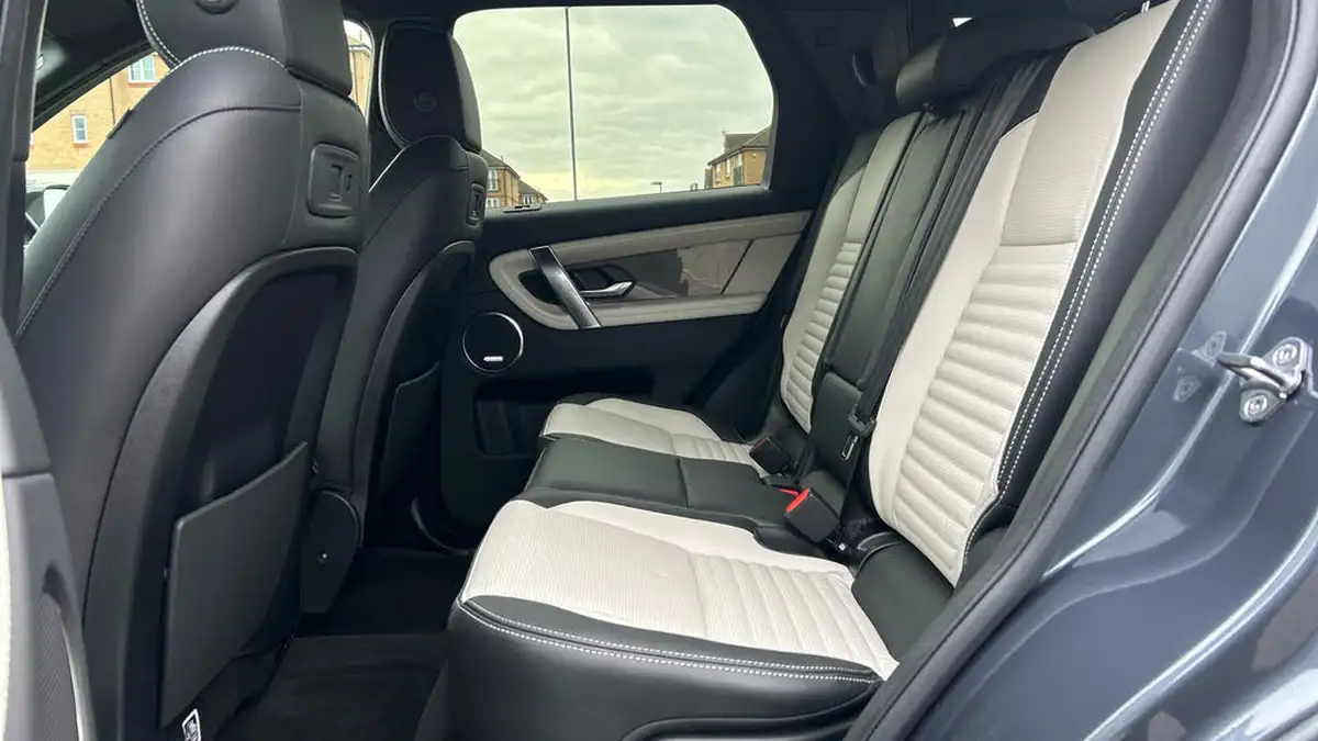 2024-land-rover-discovery-sport-15-p270e-dynamic-hse-big-3