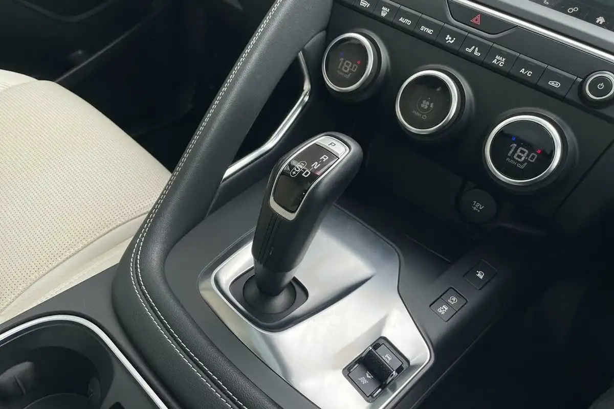 2019-jaguar-e-pace-20-i4-r-dynamic-s-200ps-big-41