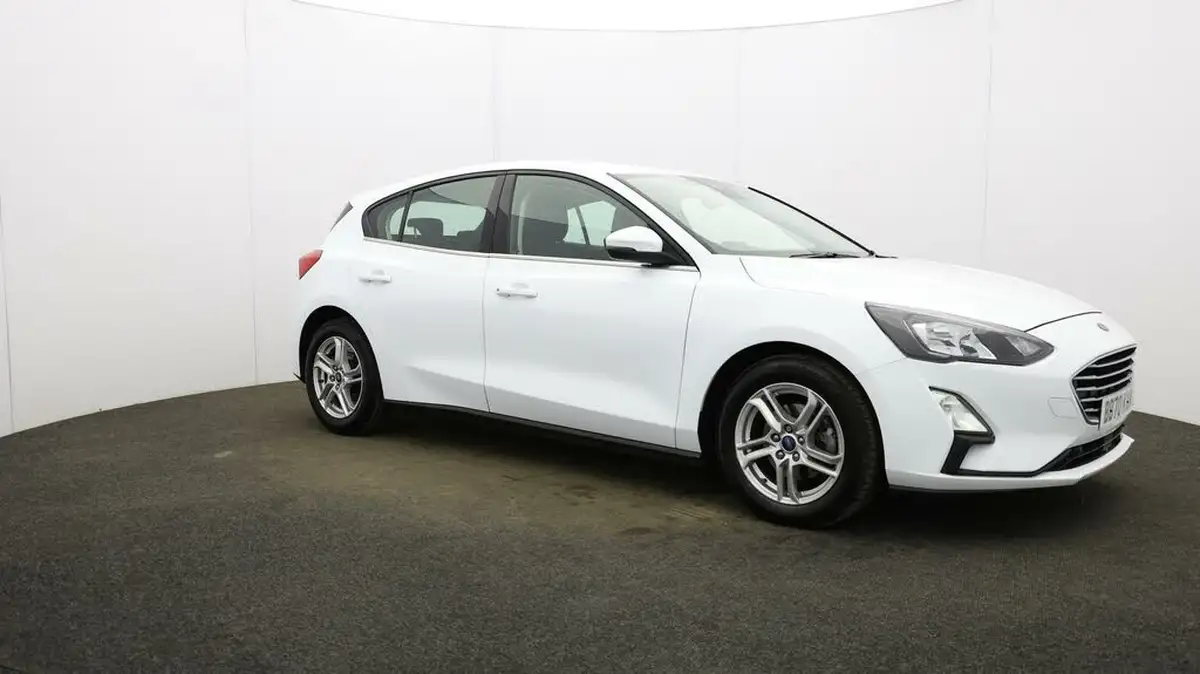 2020-ford-focus-15-zetec-120ps-hatchback-auto-big-0