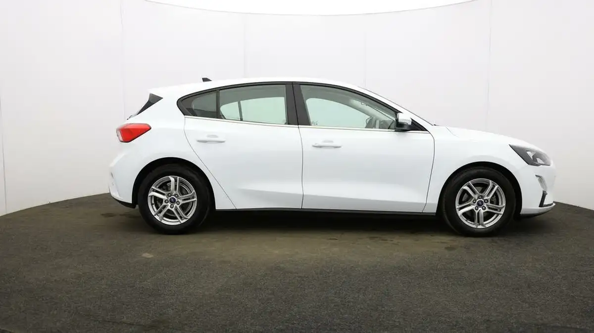 2020-ford-focus-15-zetec-120ps-hatchback-auto-big-42