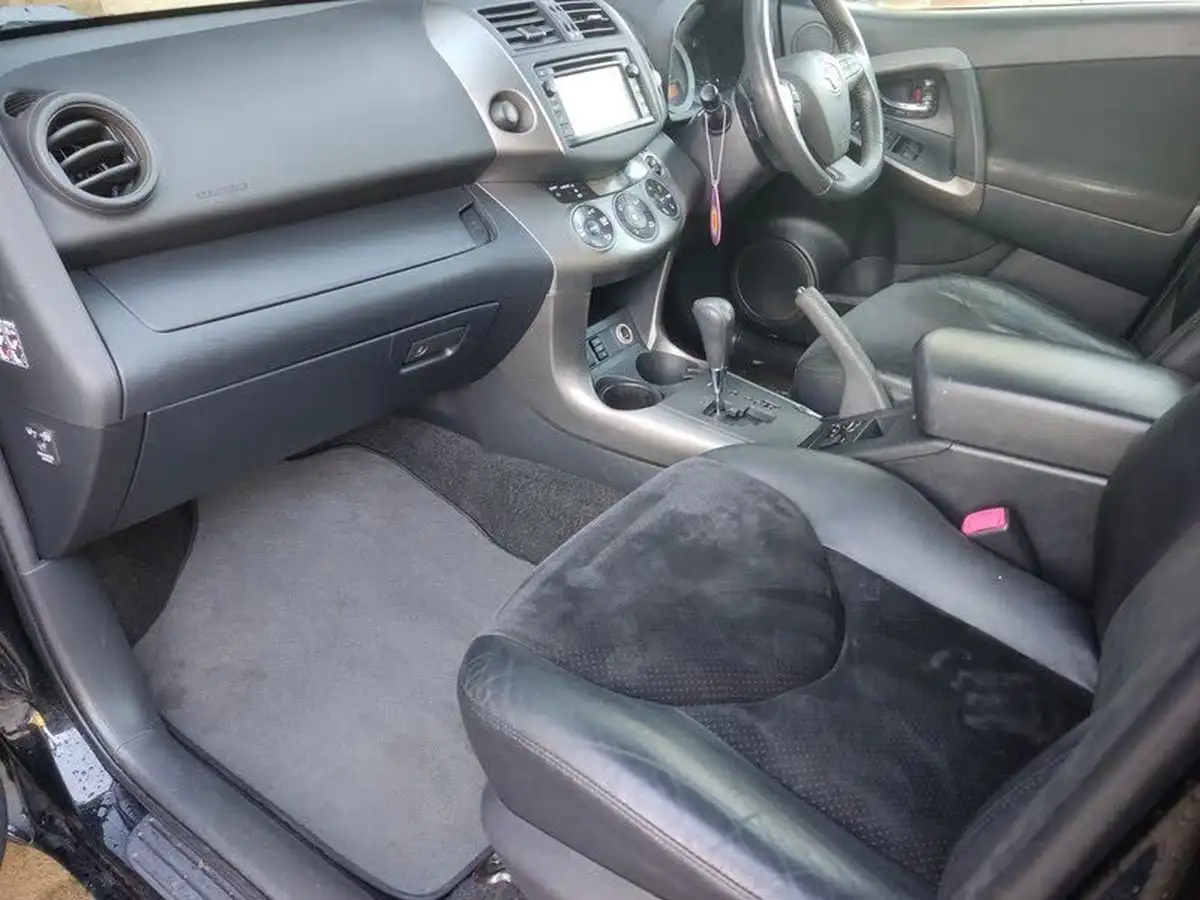 2012-toyota-rav4-22td-sr-150bhp-euro5-big-23