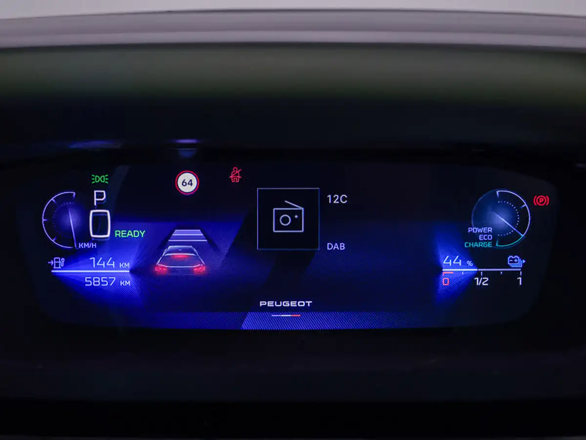 2024-peugeot-308-sw-e-gt-big-17