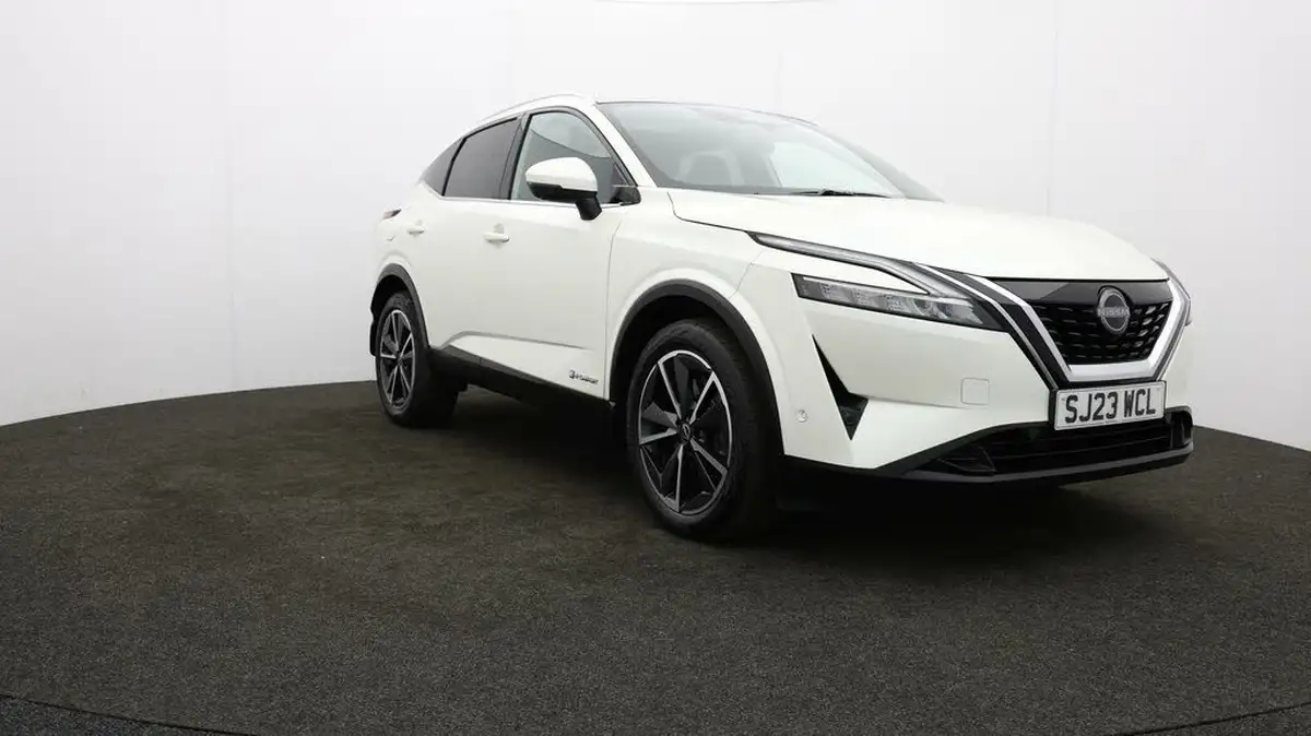2023-nissan-qashqai-15-tekna-big-42
