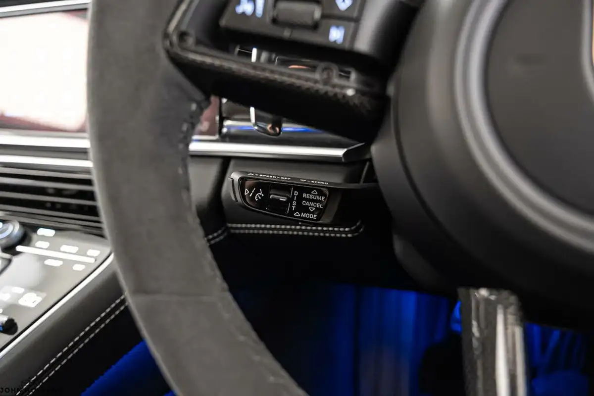 2023-porsche-panamera-40-gts-hatchback-big-22