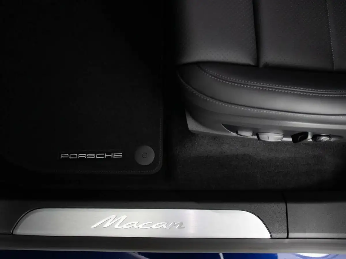 2025-porsche-macan-e-electric-big-31