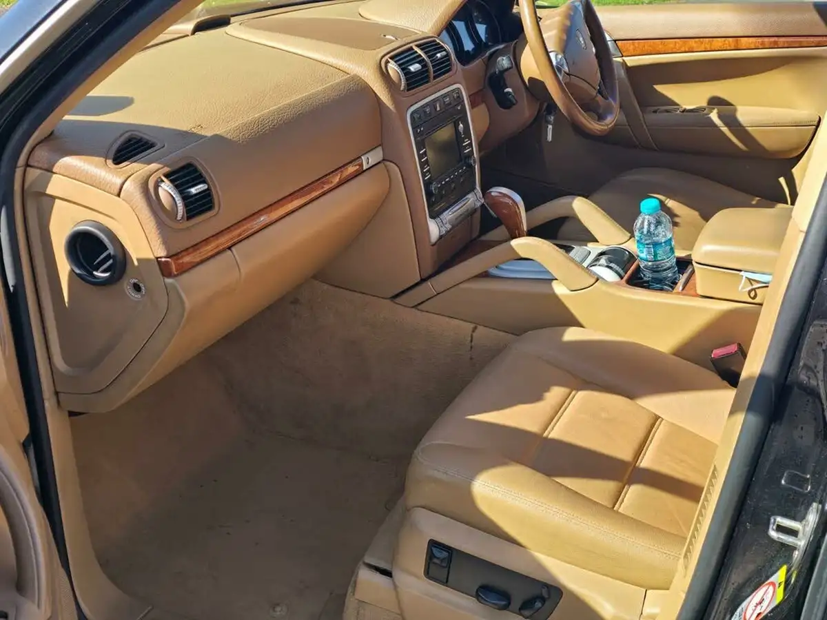 2009-porsche-cayenne-30td-big-12
