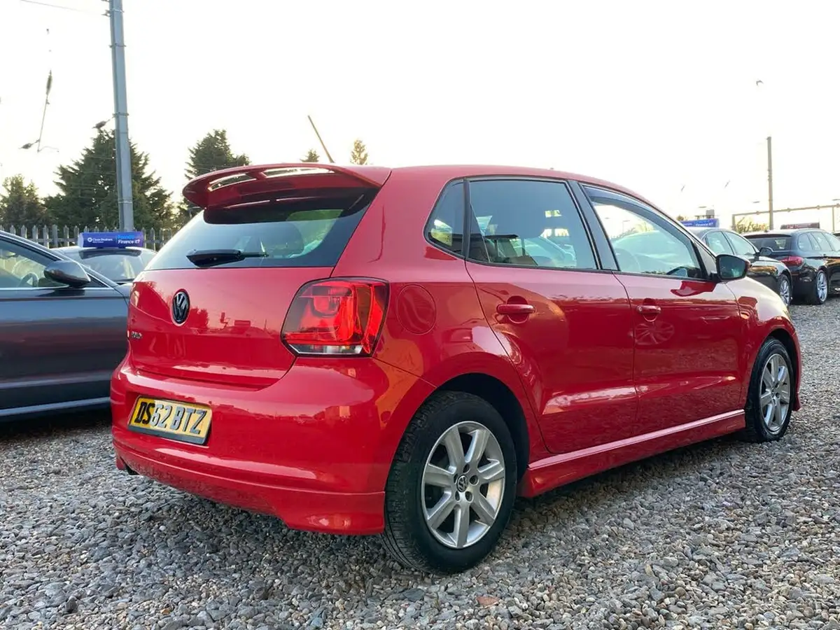 2012-volkswagen-polo-12-match-60ps-5d-big-9