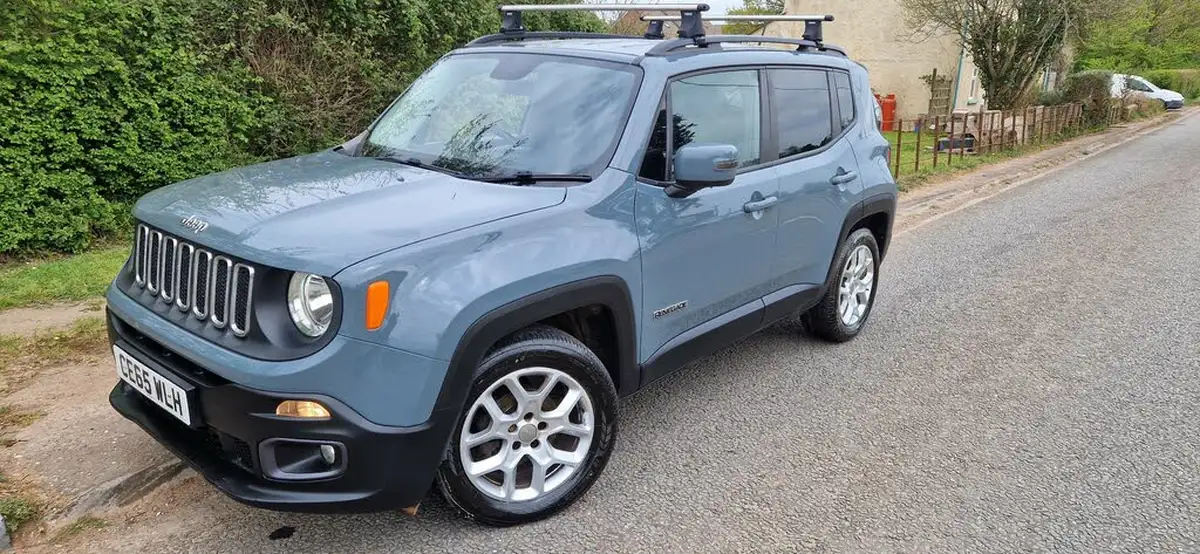 2015-jeep-renegade-16-multijet-ii-longitude-ss-big-0