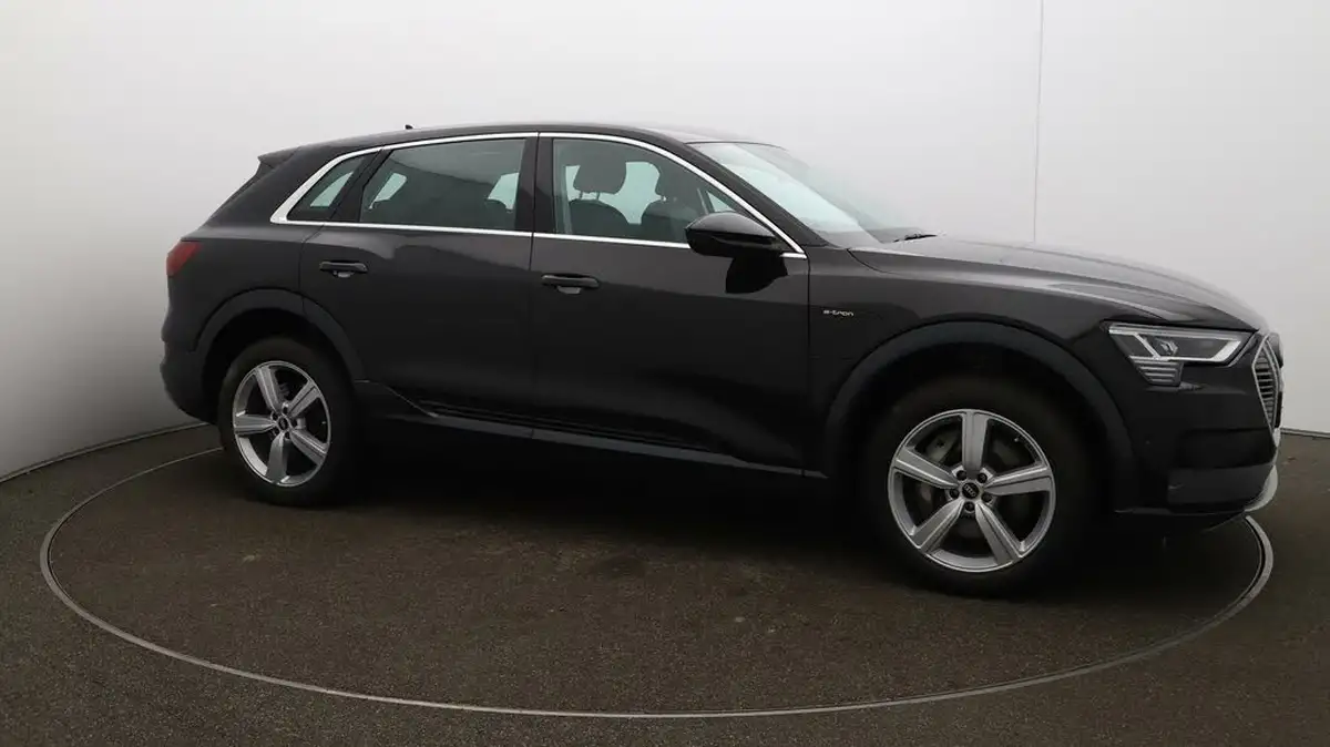 2021-audi-e-tron-55e-technik-station-wagon-big-38