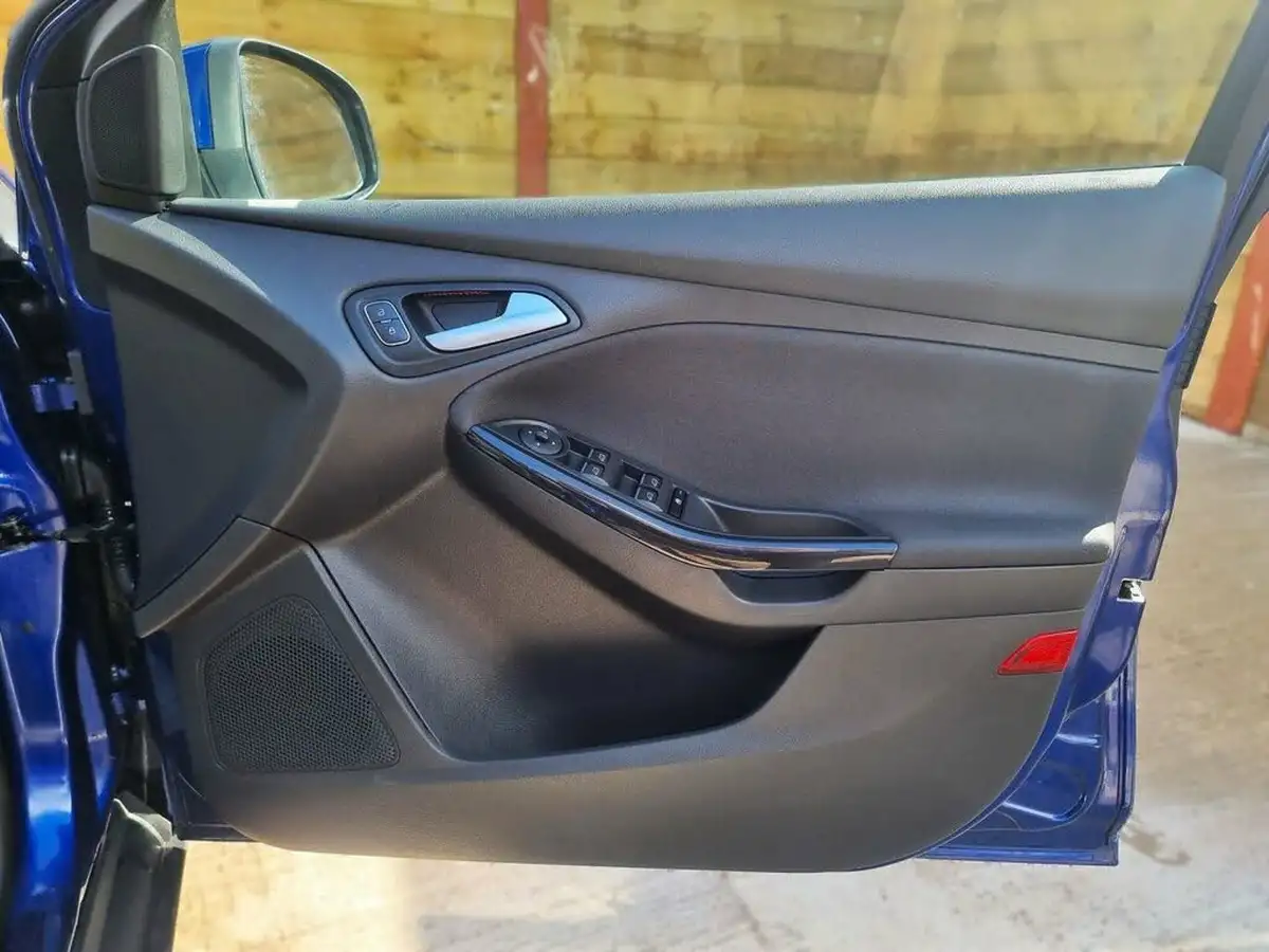 2017-ford-focus-15tdci-titanium-estate-big-15