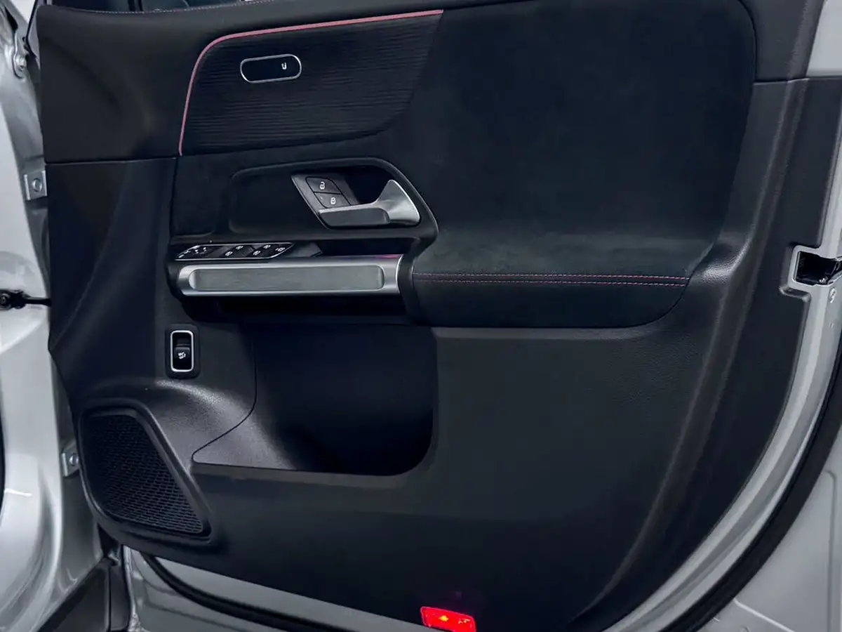 2022-mercedes-benz-eqb-e-eqb-350-amg-line-big-16