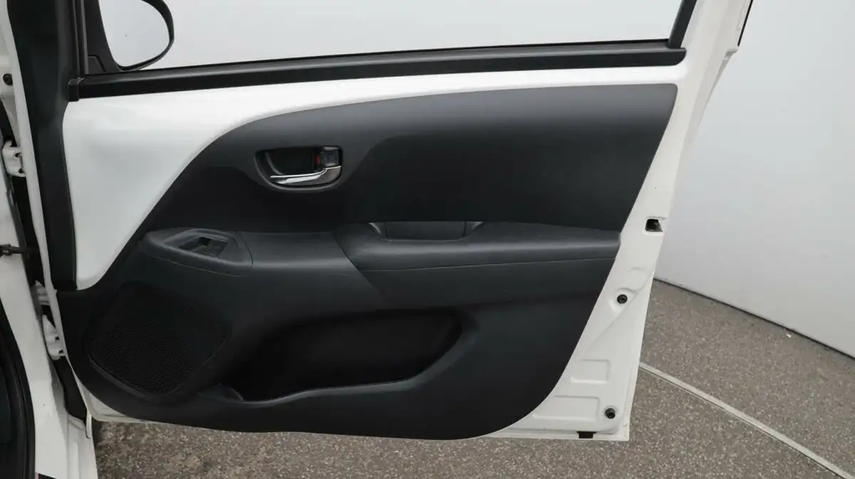 2019-toyota-aygo-10-vvt-i-x-play-big-15