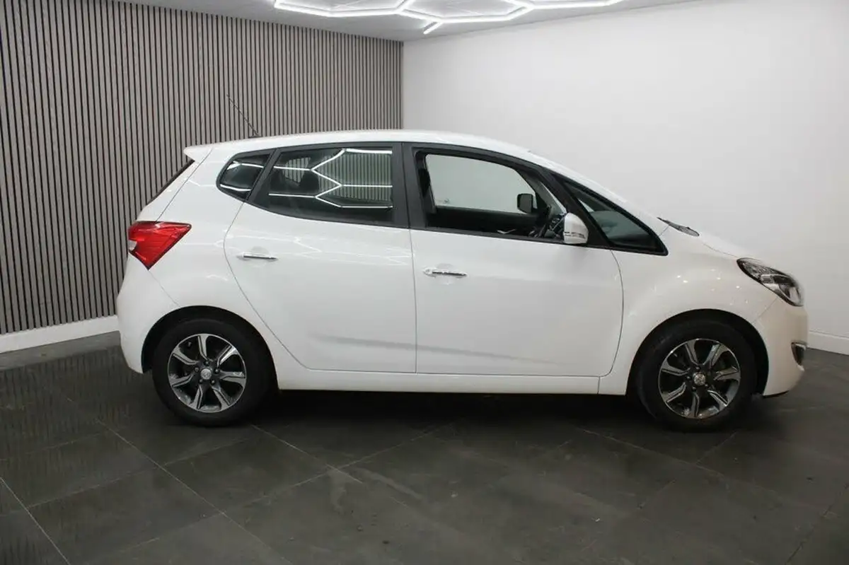 2016-hyundai-ix20-16-se-big-3