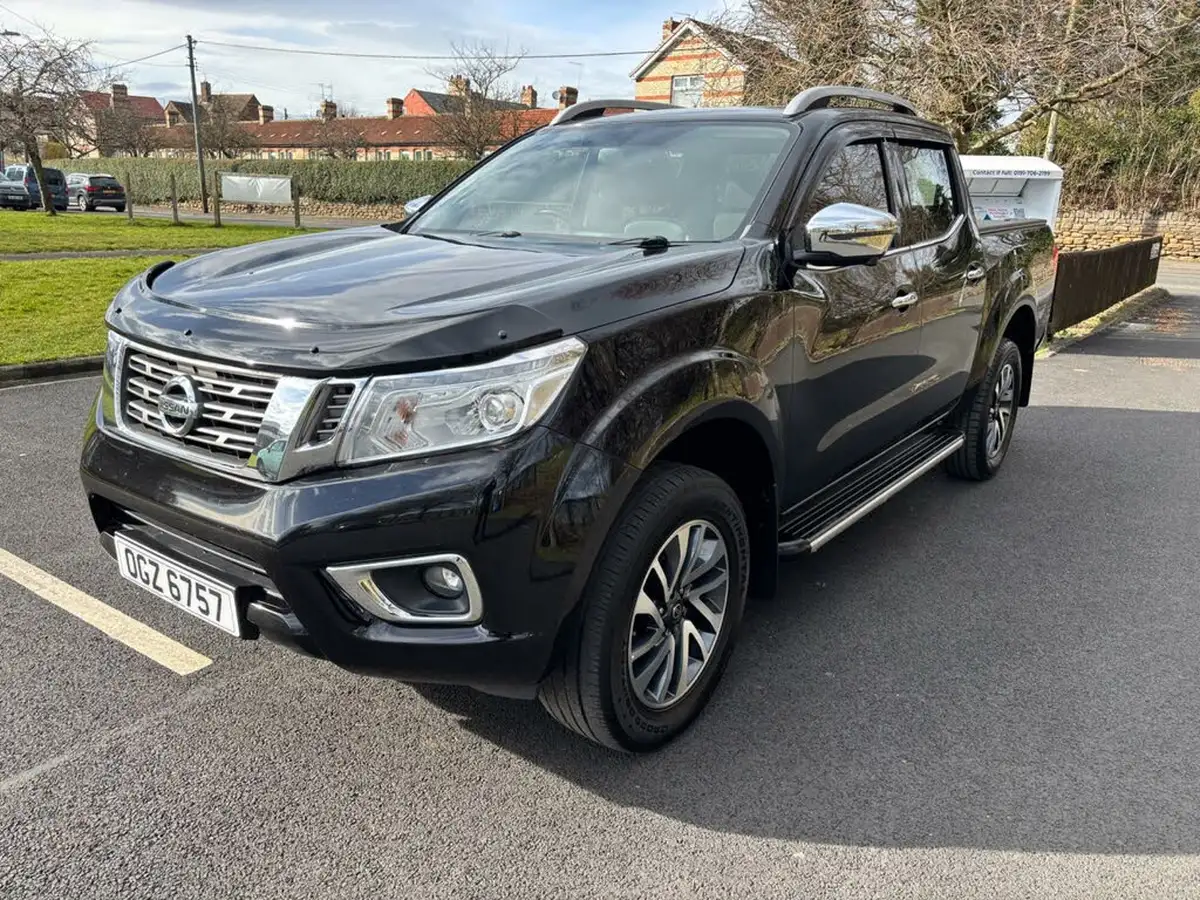 2019-nissan-navara-23dci-tekna-auto-big-2