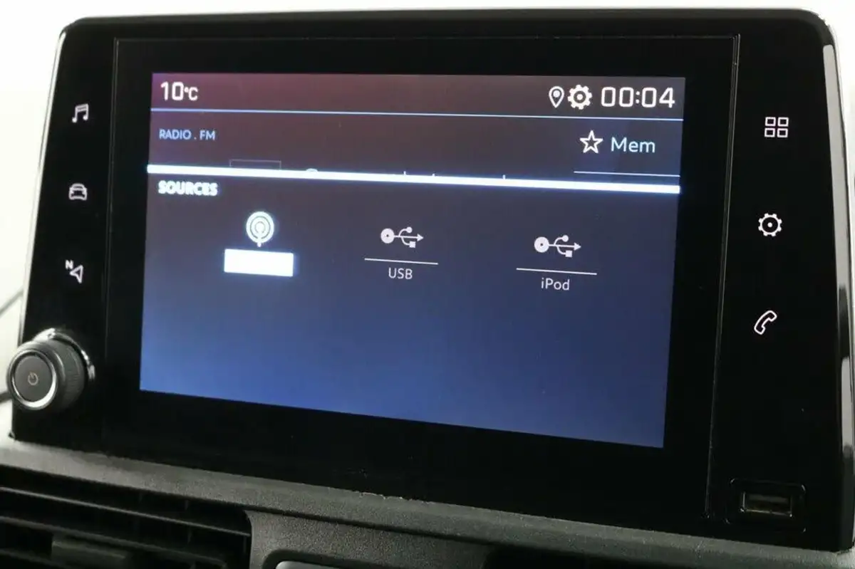 2019-peugeot-partner-15-bluehdi-1000-professional-100ps-eu6dt-panel-big-40