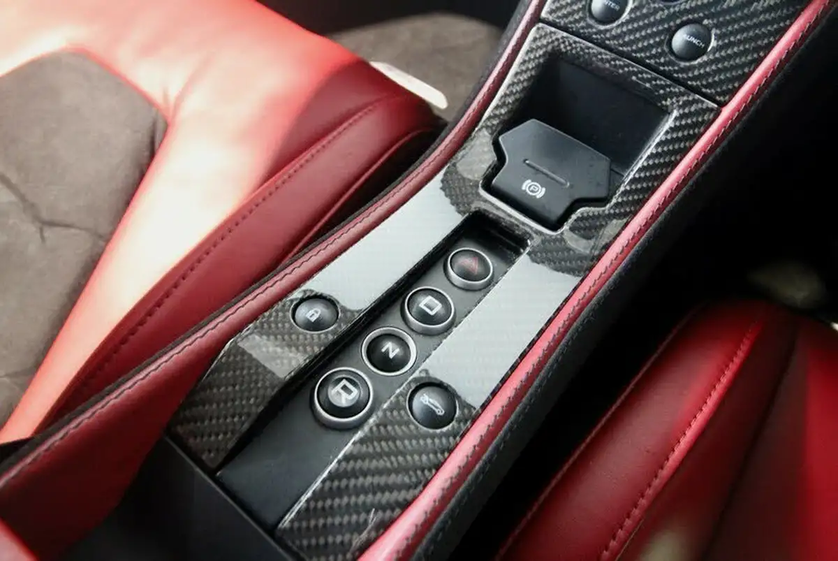 2011-mclaren-12c-38-big-16