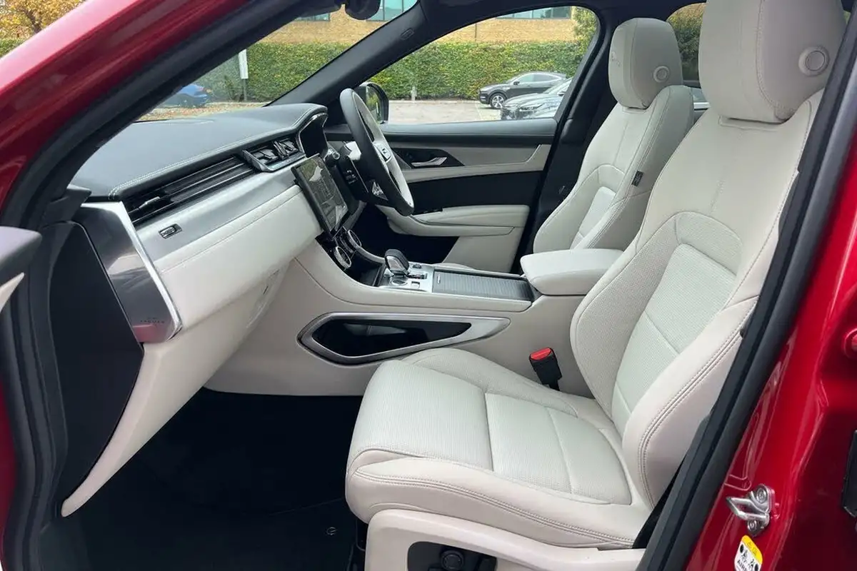 2024-jaguar-f-pace-20-d200-r-dynamic-se-black-90th-anniversary-edition-big-40