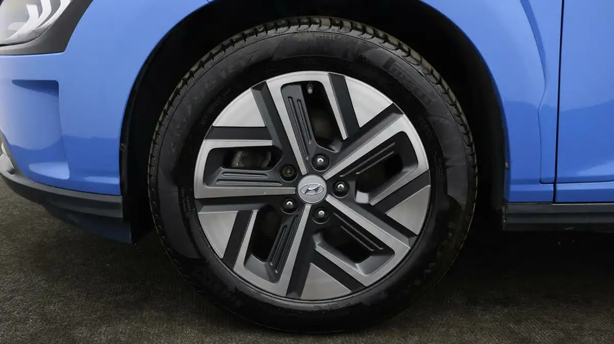 2022-hyundai-kona-e-premium-204ps-64kwh-7kw-obc-big-17