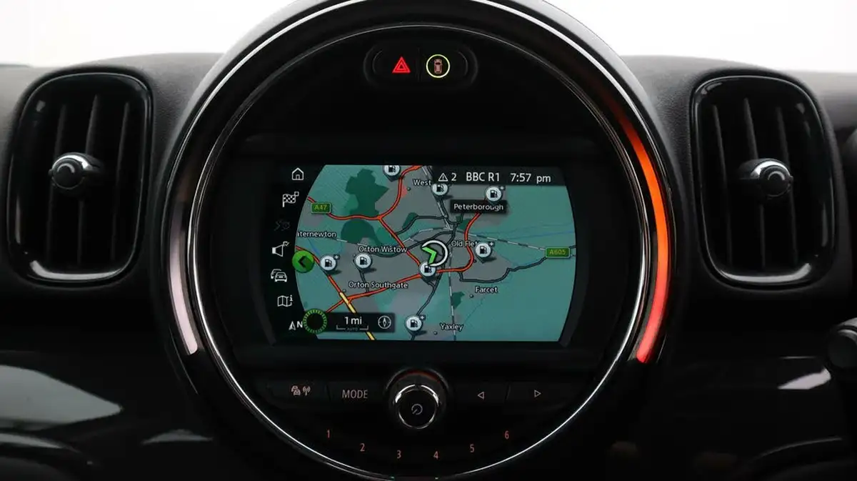2020-mini-countryman-15-cooper-classic-auto-big-11