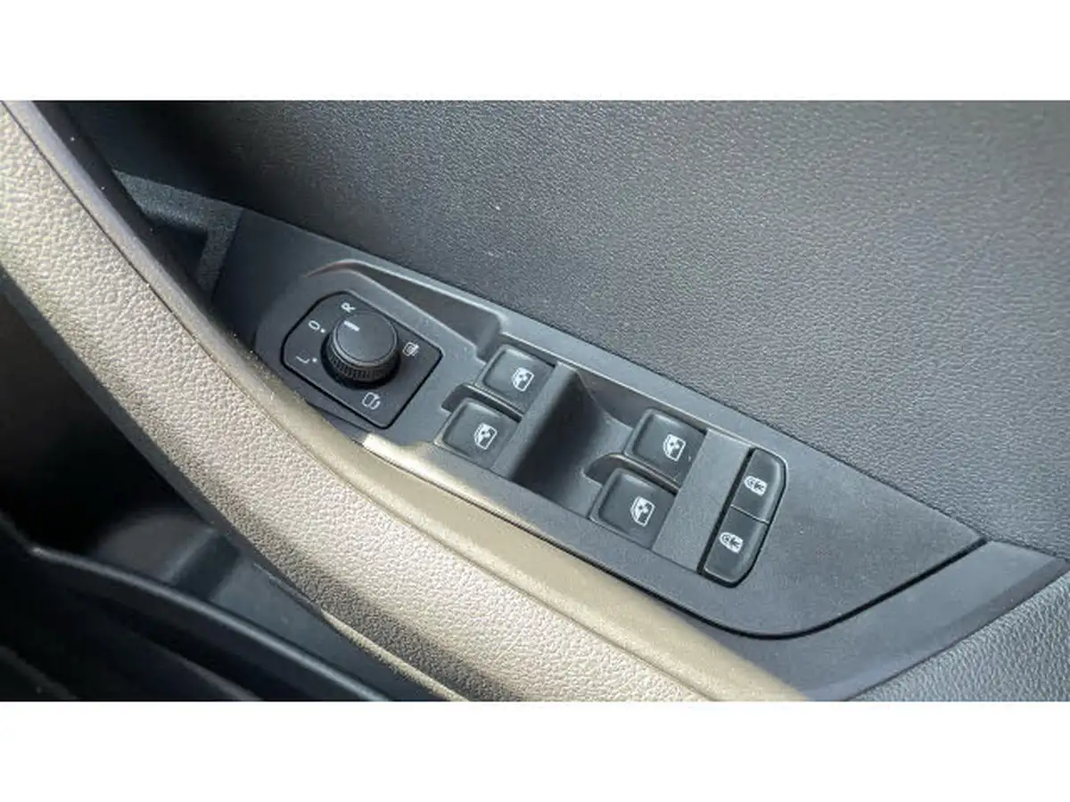 2024-skoda-karoq-15-tsi-sportline-big-24