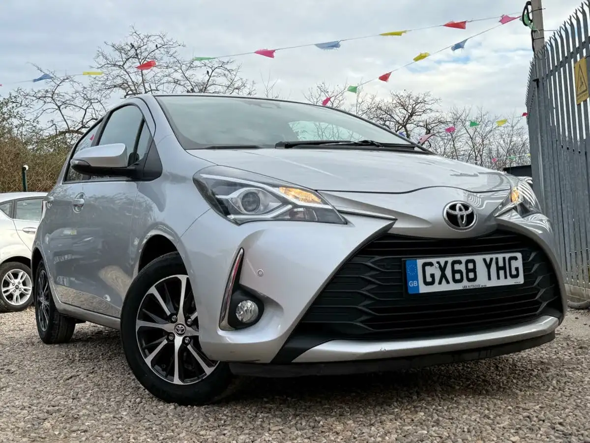 2018-toyota-yaris-10-vvt-i-icon-71bhp-big-13