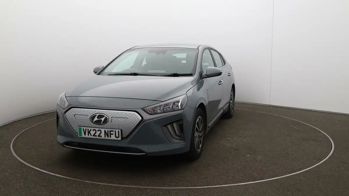 2022-hyundai-ioniq-e-premium-electric-big-30