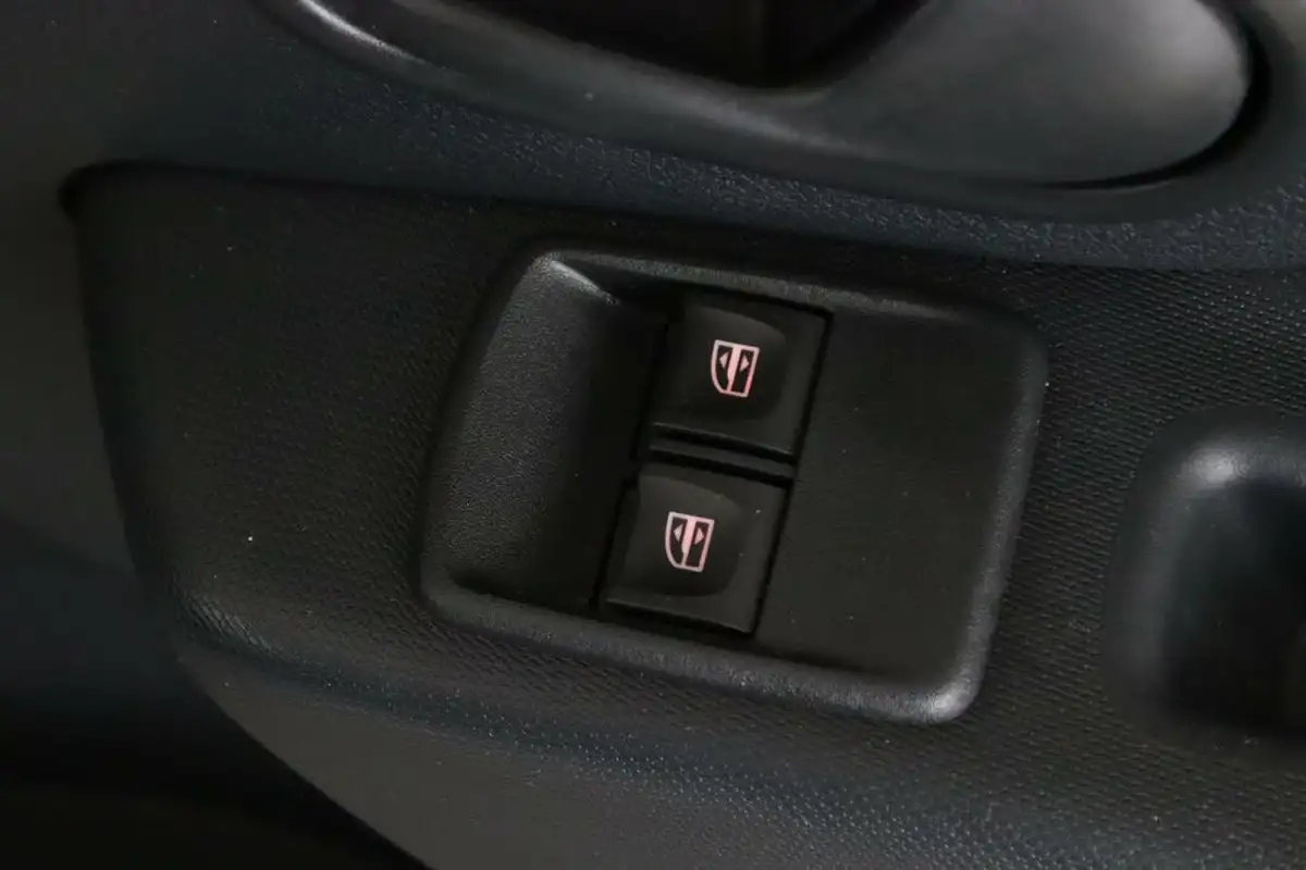 2020-dacia-sandero-10-sce-essential-big-15
