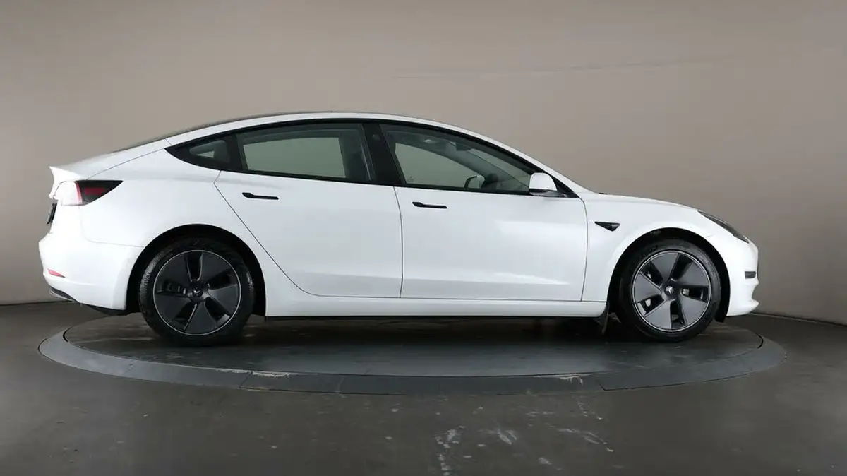 2021-tesla-model-3-e-long-range-awd-big-53