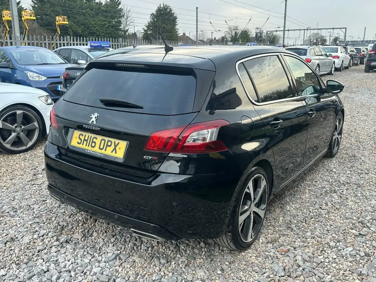 2016-peugeot-308-20-bluehdi-gt-eat6-big-10